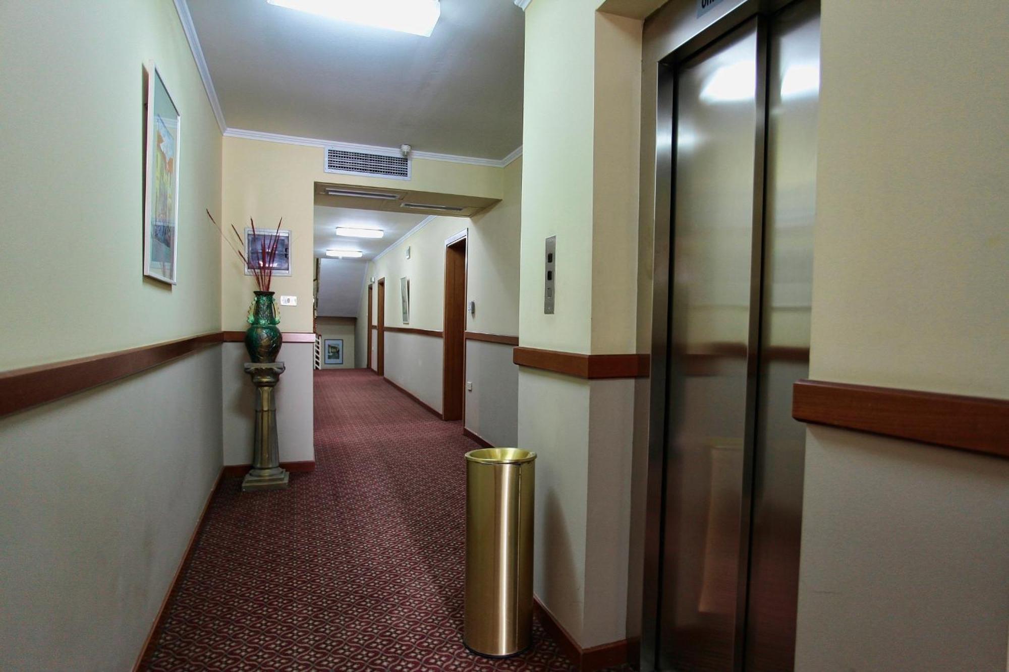 Hotel Regency Korce Eksteriør billede