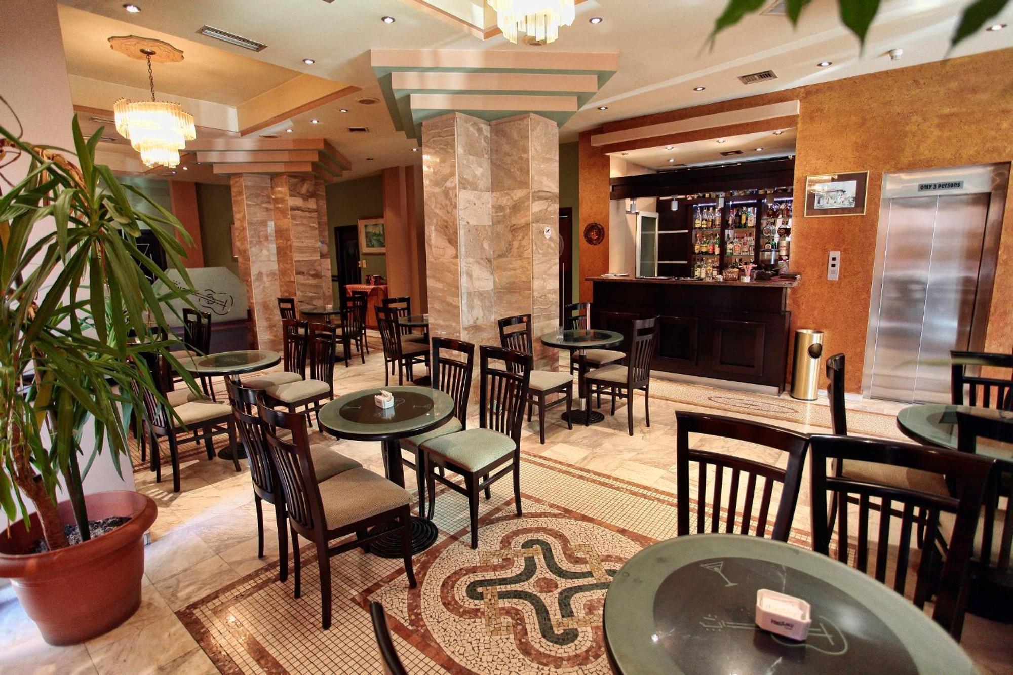 Hotel Regency Korce Eksteriør billede